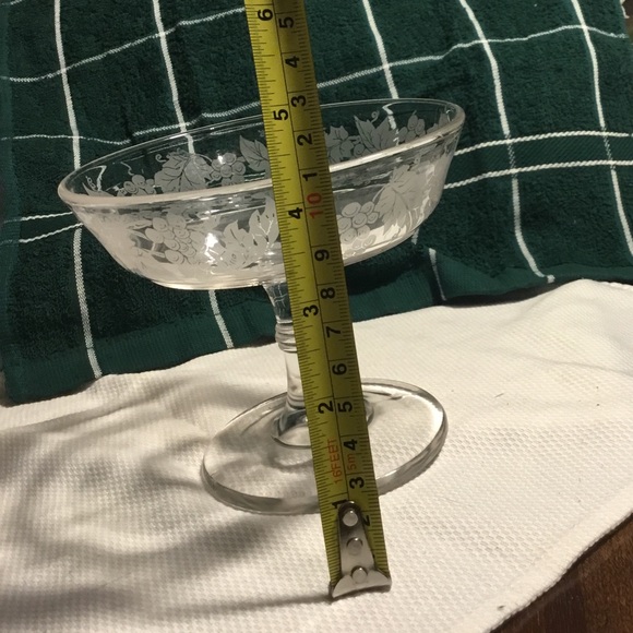 RARE FIND~Vintage Early American Pattern Crystal Glass Compote~ Bowl~Centerpiece - Picture 7 of 8